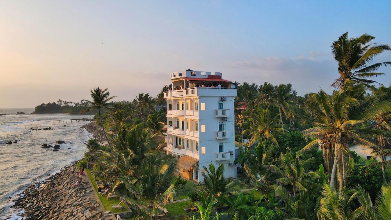 Отель Lighthouse Ахангама Экстерьер фото